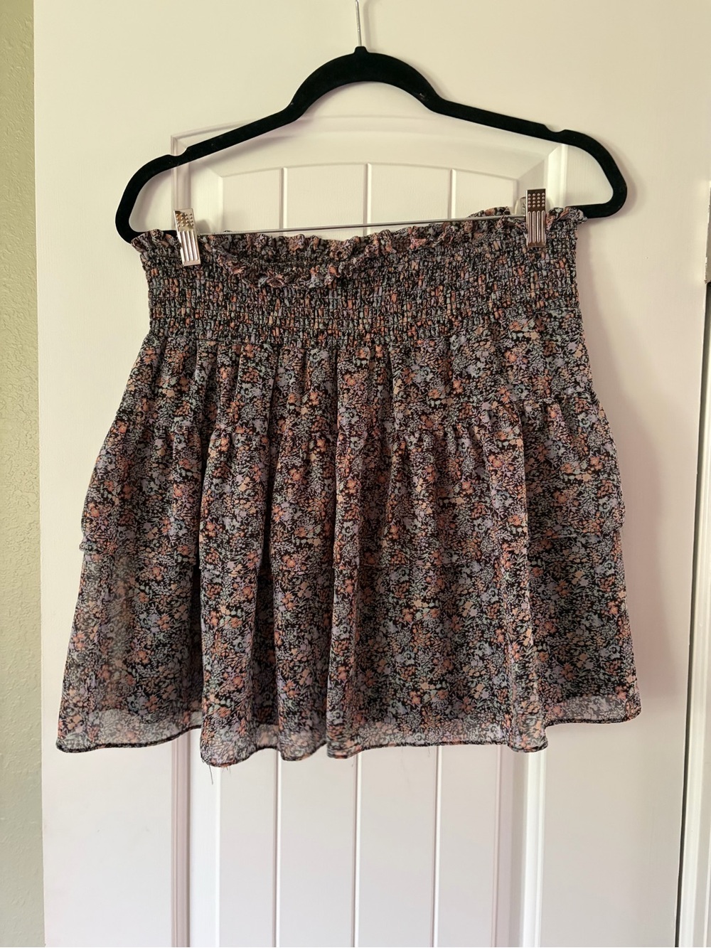 Floral Smocked Waist Mini Skirt in Black and Pink | Size XL
